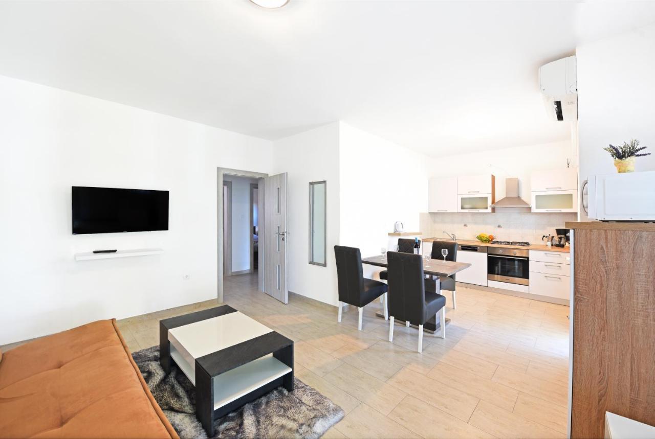 Apartments Mirasol Umag Eksteriør billede