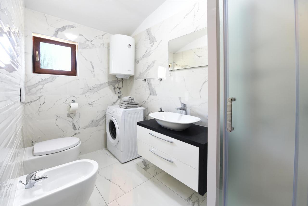 Apartments Mirasol Umag Eksteriør billede